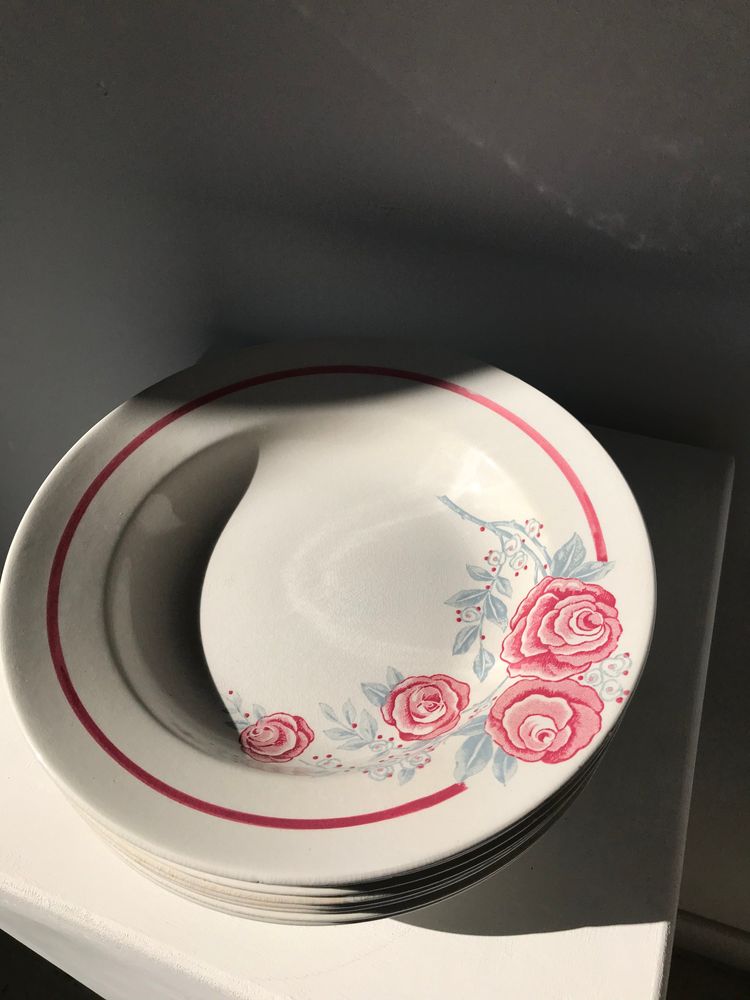 Assiettes au quotidien - 8 assiettes en faïence vintage Avranches décor de roses - OFFICE OBJETS