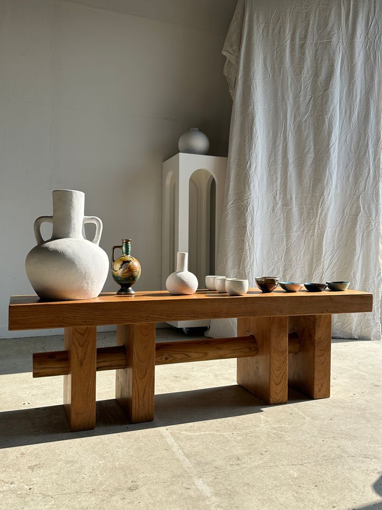 Bancs - Banc en bois massif piètement ajouré traversé par un cylindre - Teck - OFFICE OBJETS