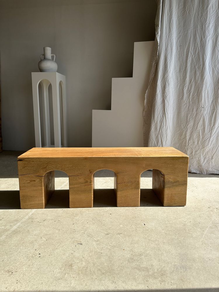 Bancs - Banc en bois monoxyle massif piètement sculpté en 3 arches - Couleur bois naturel - OFFICE OBJETS