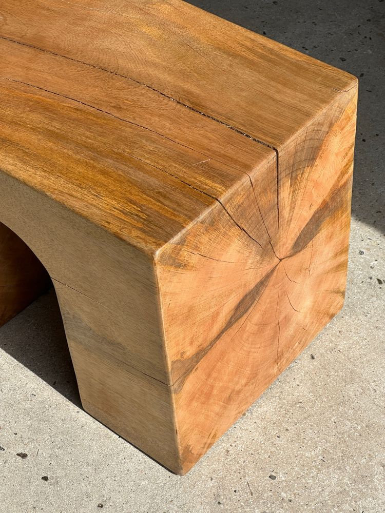 Bancs - Banc en bois monoxyle massif piètement sculpté en 3 arches - Couleur bois naturel - OFFICE OBJETS