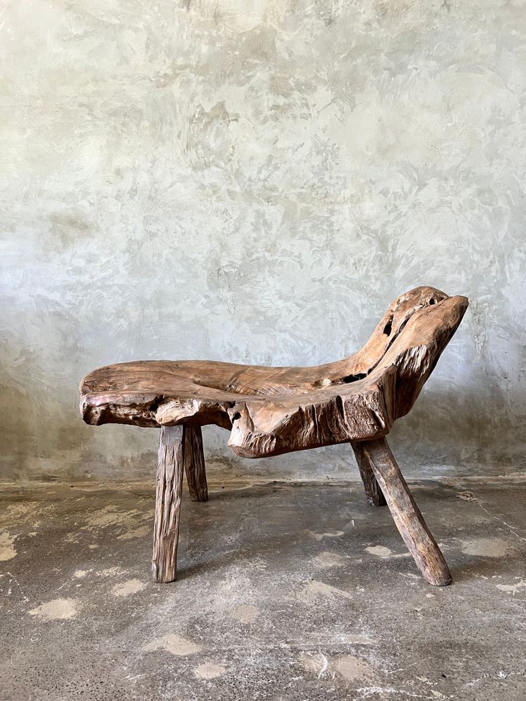 Fauteuils - Banc ou petit fauteuil de repos incliné en teck massif organique upcyclé L91 H42 l40 - OFFICE OBJETS