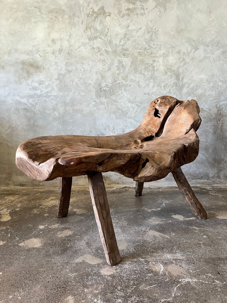 Fauteuils - Banc ou petit fauteuil de repos incliné en teck massif organique upcyclé L91 H42 l40 - OFFICE OBJETS