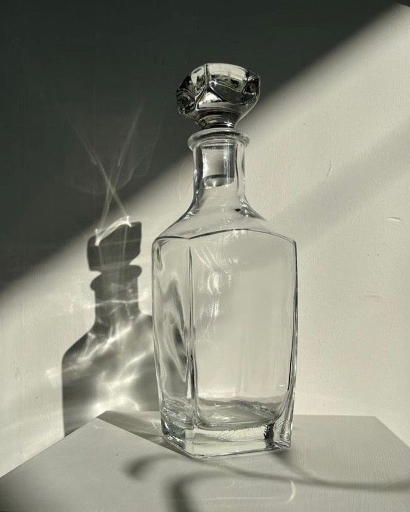 Carafes - Carafe à whisky en verre vintage de base rectangulaire H:26cm - OFFICE OBJETS
