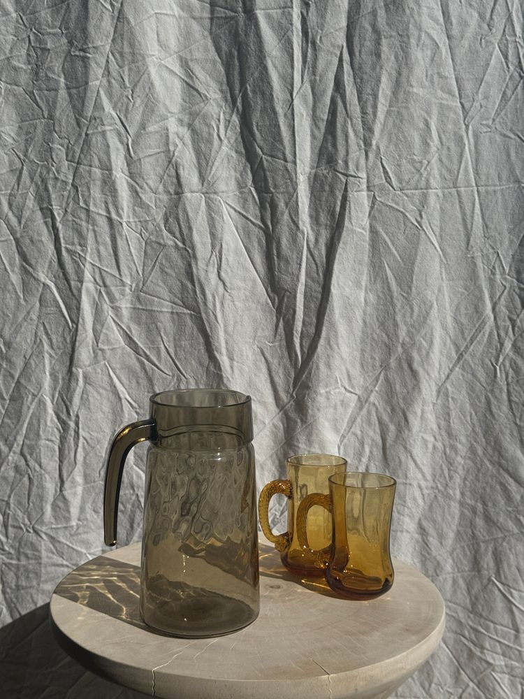 Carafes - Vintage ridged smoked glass decanter - OFFICE OBJETS