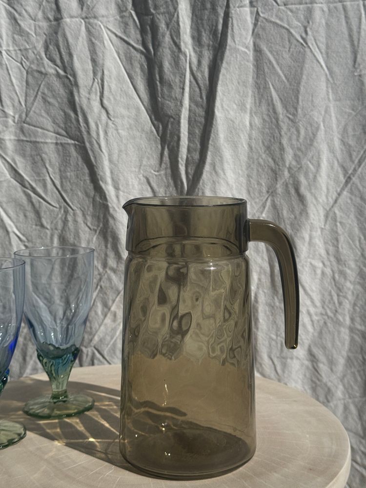 Carafes - Vintage ridged smoked glass decanter - OFFICE OBJETS