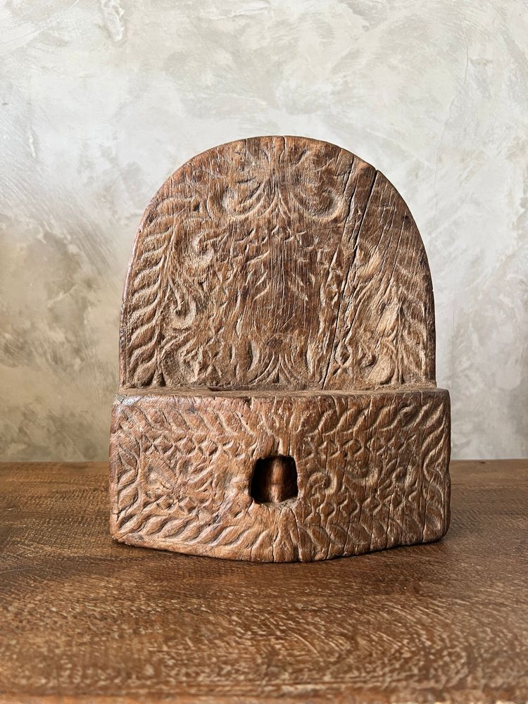 Sculptures, statuettes et miniatures - Cloche en bois sculpté indonésienne décorative H22 L18 - OFFICE OBJETS
