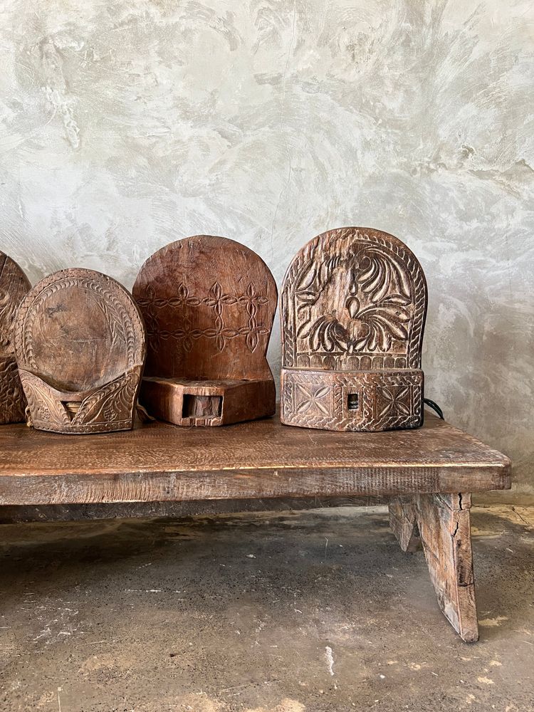 Sculptures, statuettes et miniatures - Cloche en bois sculpté indonésienne décorative H22 L18 - OFFICE OBJETS