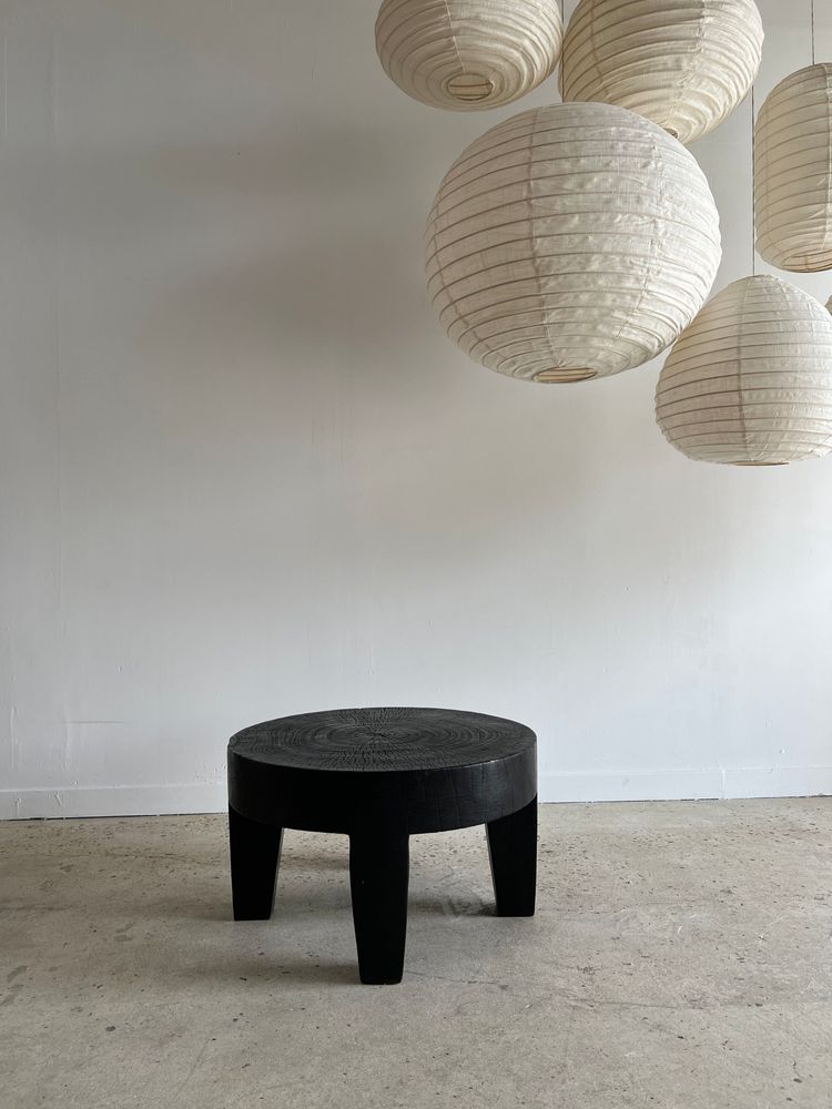 Tables basses - Coffee table, table basse quadripode en bois massif monoxyle noir H:35cm D:63cm - OFFICE OBJETS