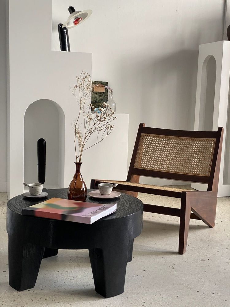 Tables basses - Coffee table, table basse quadripode en bois massif monoxyle noir H:35cm D:63cm - OFFICE OBJETS