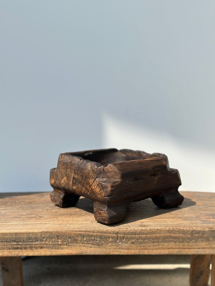 Sculptures, statuettes et miniatures - Coupe en teck asiatique brune foncée carrée à pieds - OFFICE OBJETS