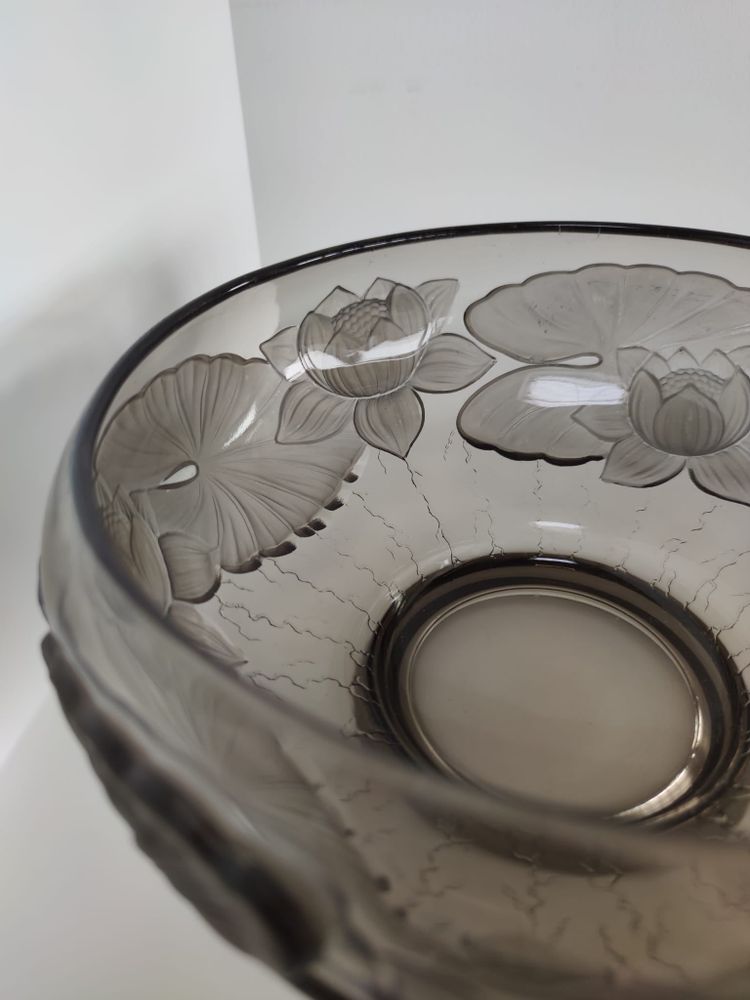 Accessoires à poser - Coupe en verre fumé moulée à décor de fleurs de lotus - OFFICE OBJETS