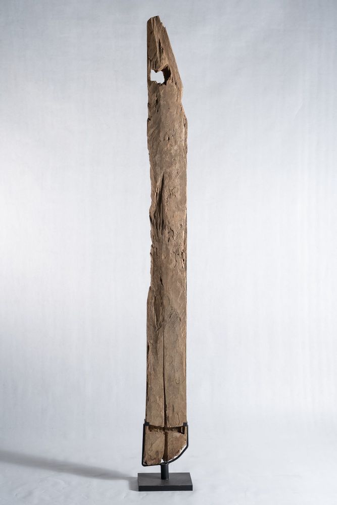 Sculptures, statuettes and miniatures - Indonesian construction element in carved wood mounted on a base from the island of Sulawesi (Toraja) (high openwork) - OFFICE OBJETS