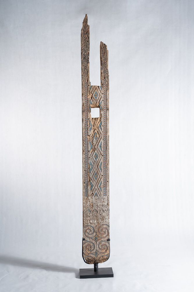 Sculptures, statuettes and miniatures - Indonesian construction element in carved wood mounted on a base from the island of Sulawesi (Toraja) (H shape) - OFFICE OBJETS