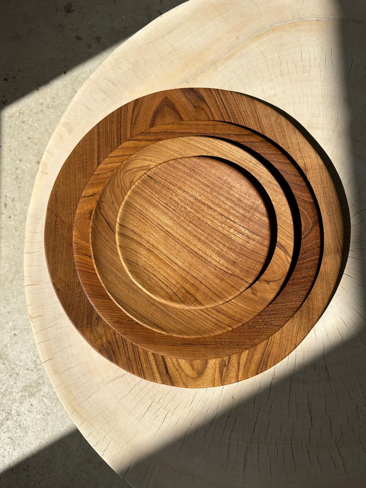 Dessous de plat - Ensemble de 4 plateaux circulaires plats monoxyles en teck - OFFICE OBJETS