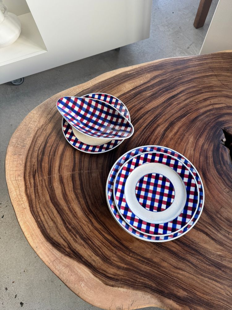 Assiettes au quotidien - Ensemble de vaisselle Sarreguemines rouge et bleu - OFFICE OBJETS
