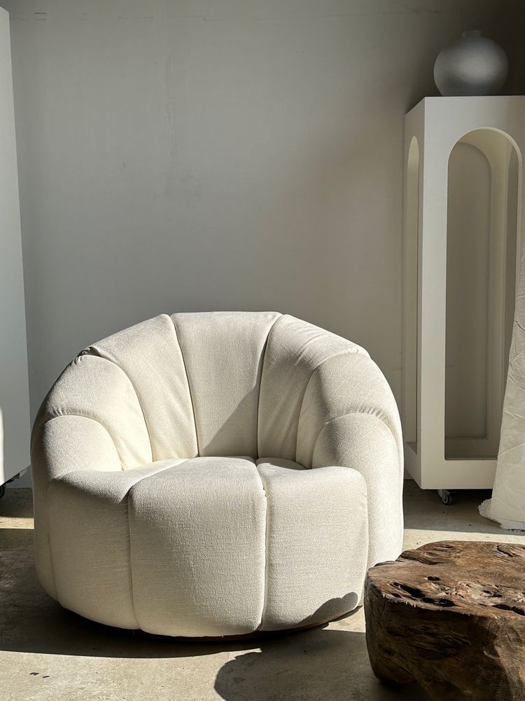 Fauteuils - Grand fauteuil blanc de repos de forme circulaire, garniture tissus blanc - OFFICE OBJETS