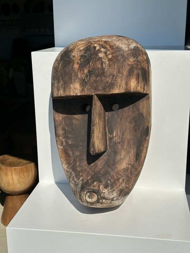 Sculptures, statuettes et miniatures - Grand masque Timor en bois patiné H:50cm (3) - OFFICE OBJETS