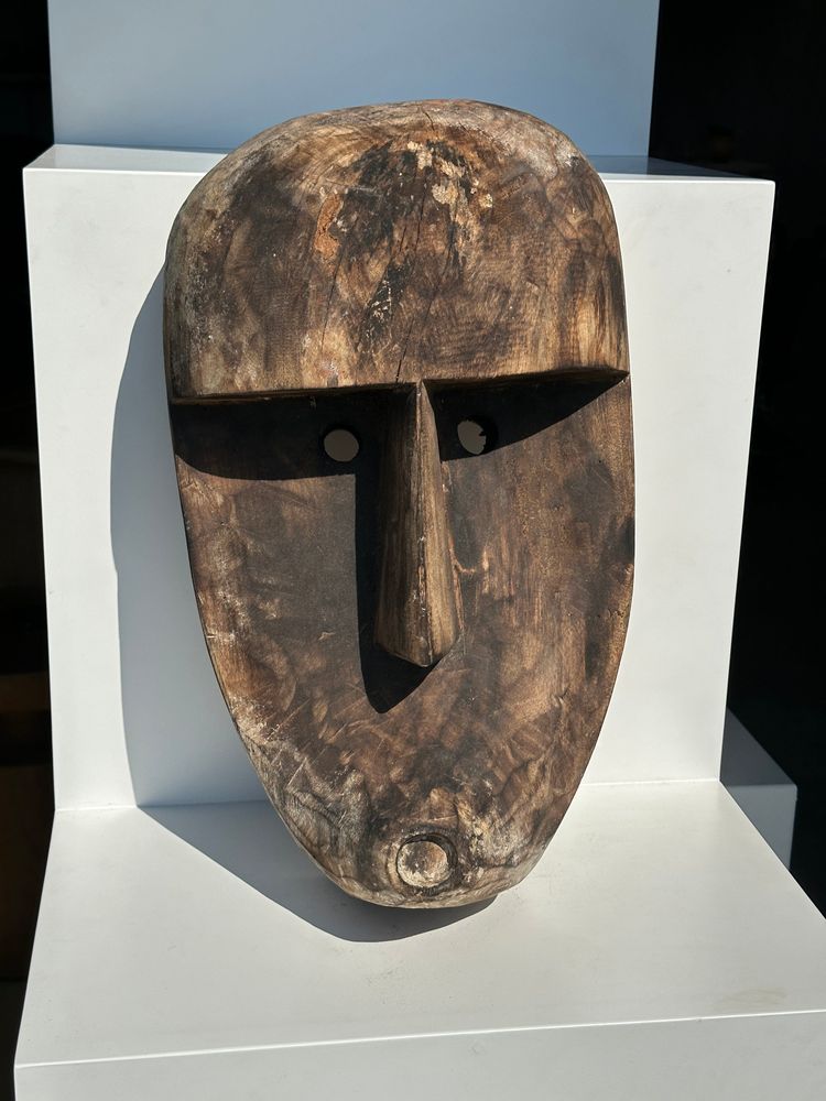Sculptures, statuettes et miniatures - Grand masque Timor en bois patiné H:50cm (3) - OFFICE OBJETS