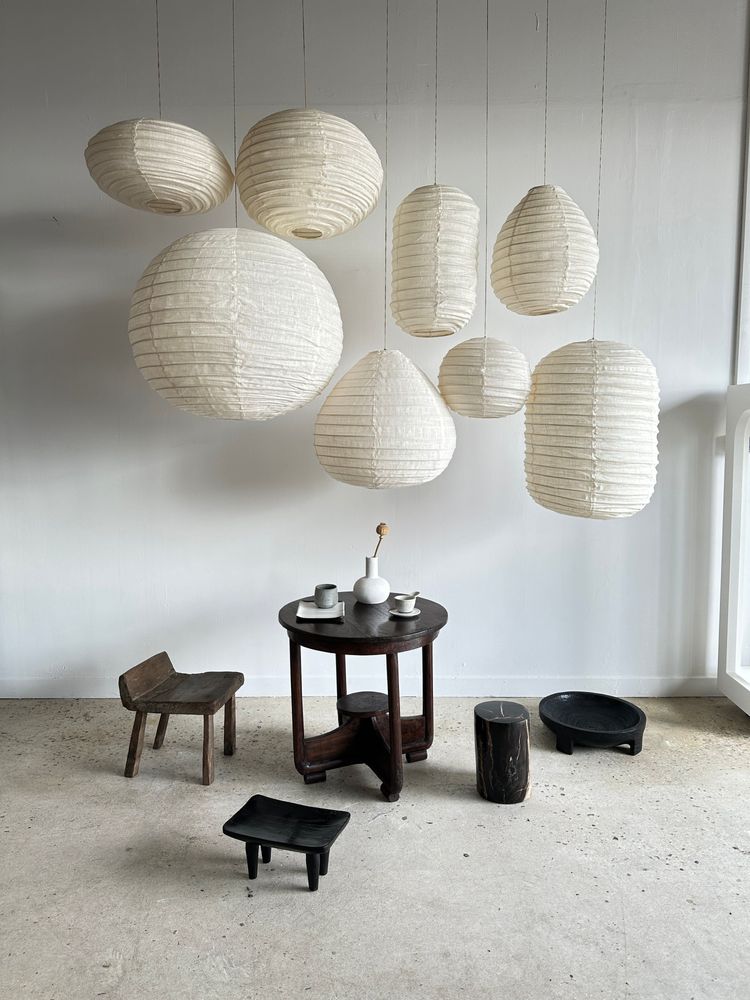 Suspensions - Grande suspension en rotin et lin naturel japonisante en forme de goutte H55 D60 - OFFICE OBJETS