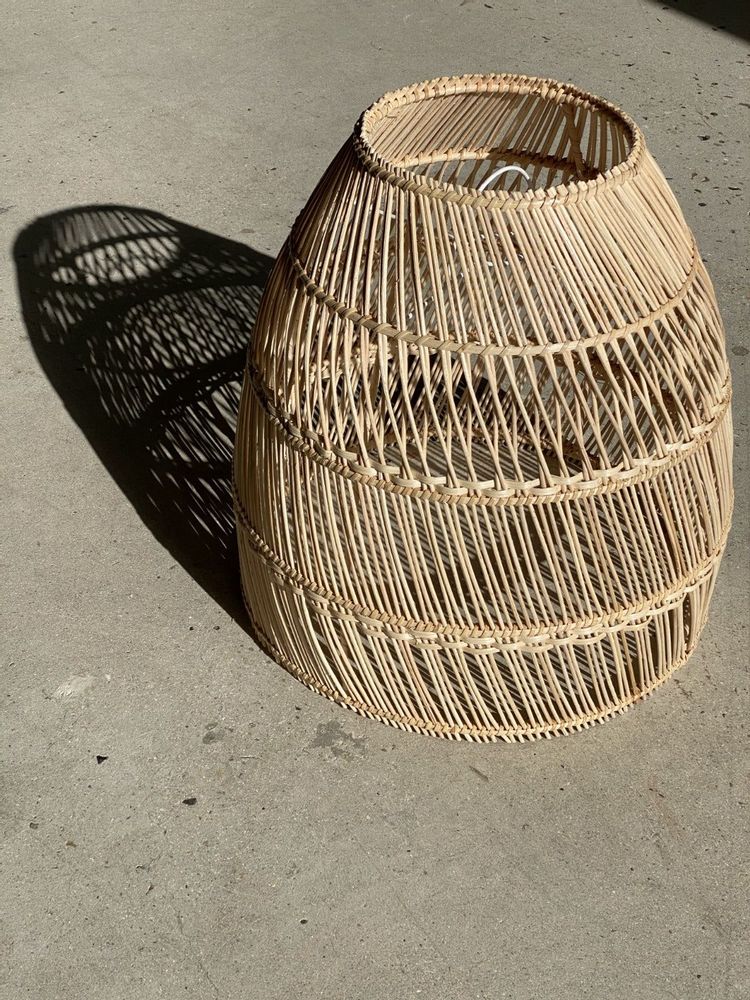 Suspensions - Grande suspension ou abat-jour en rotin en forme de cloche - OFFICE OBJETS