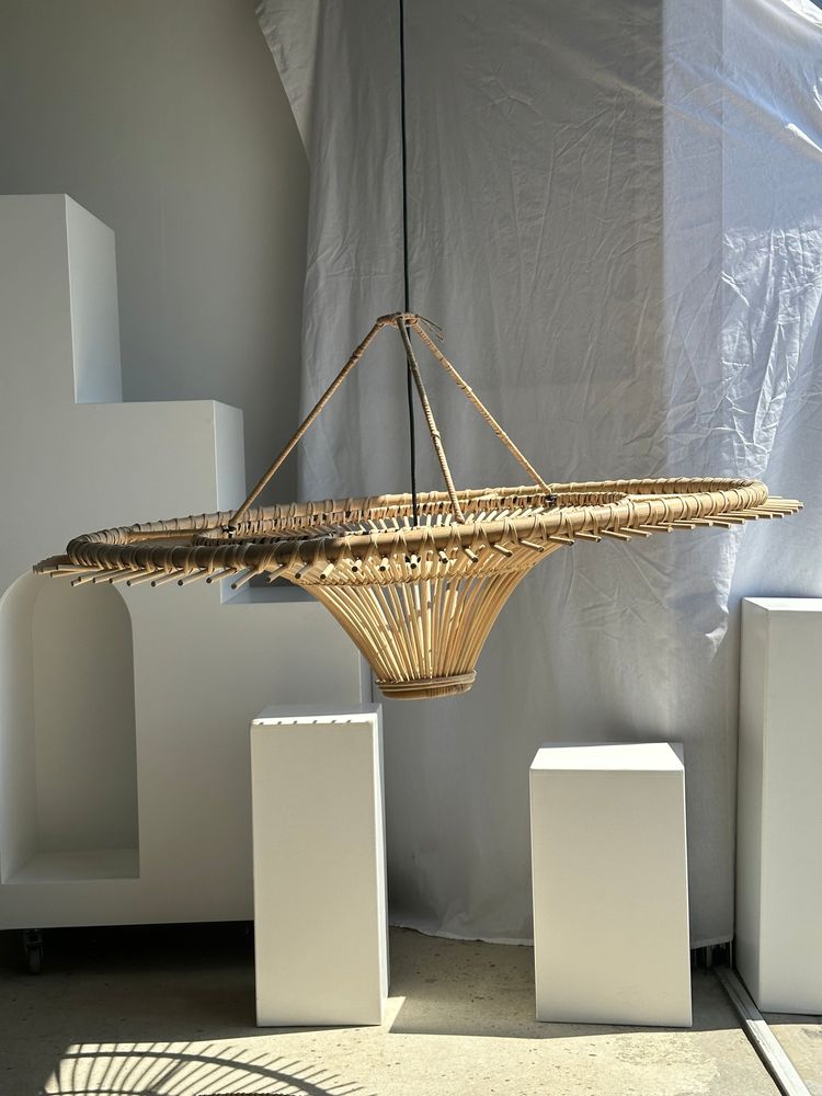 Platter and bowls - Large rattan saucer suspension with iron frame D:120 H:60 - OFFICE OBJETS