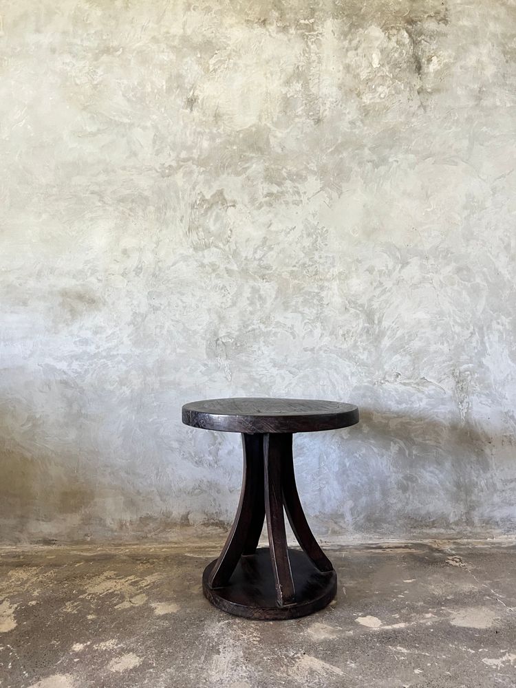 Other tables - Circular tripod pedestal table with central base, coffee table 50x50x50 - OFFICE OBJETS