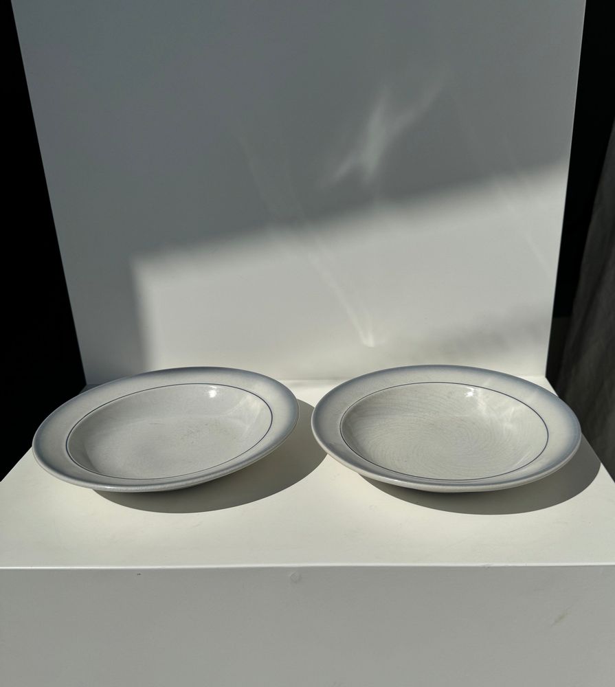 Assiettes au quotidien - Lot de 2 assiettes creuses bleues faïence de Saint Amand modèle La Baule peint à la main - OFFICE OBJETS