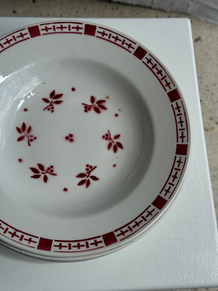 Everyday plates - Set of 3 red soup plates Sarreguemines and Digoin Dominique model - OFFICE OBJETS