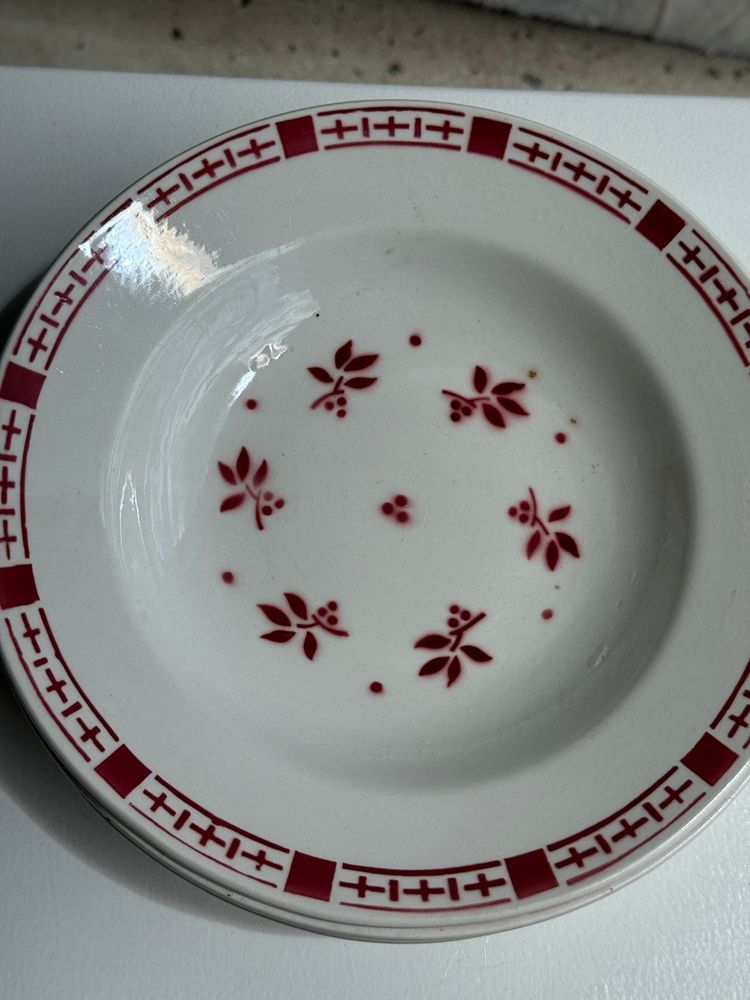 Everyday plates - Set of 3 red soup plates Sarreguemines and Digoin Dominique model - OFFICE OBJETS