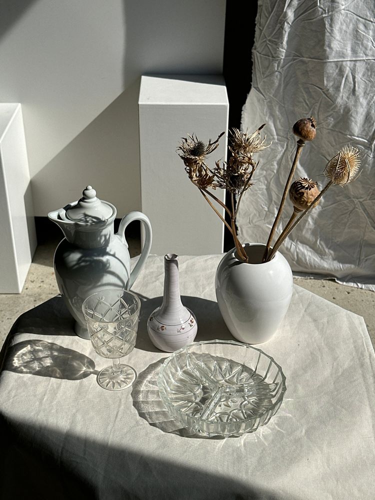 Vases - Mini vase soliflore en faïence à motifs de fleurs roses - OFFICE OBJETS