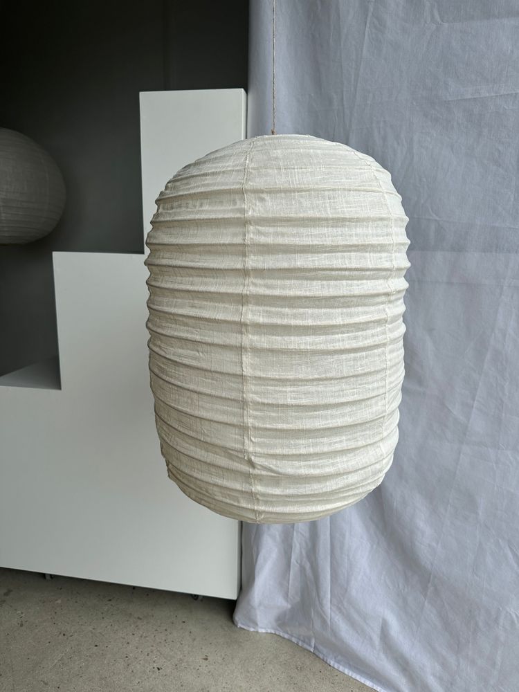 Suspensions - Moyenne suspension en rotin et lin naturel japonisante en forme de lanterne H60 D45 - OFFICE OBJETS