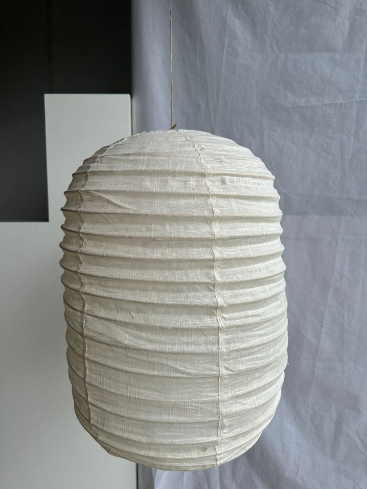 Suspensions - Moyenne suspension en rotin et lin naturel japonisante en forme de lanterne H60 D45 - OFFICE OBJETS