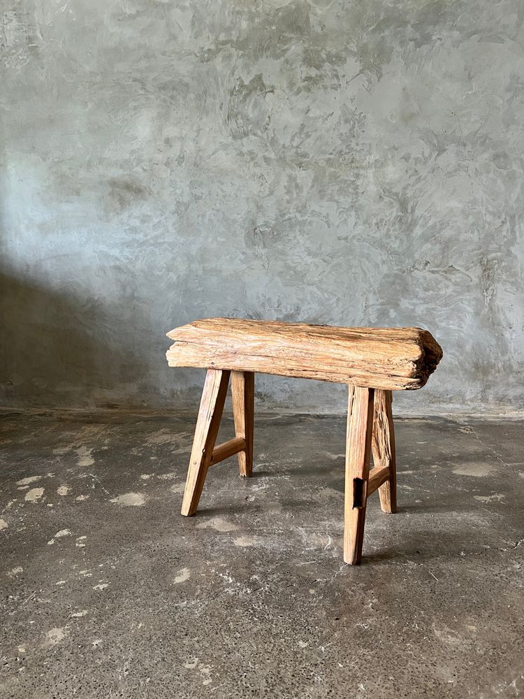 Bancs - Petit banc organique en teck asiatique blond quadripode - Sebelas - OFFICE OBJETS