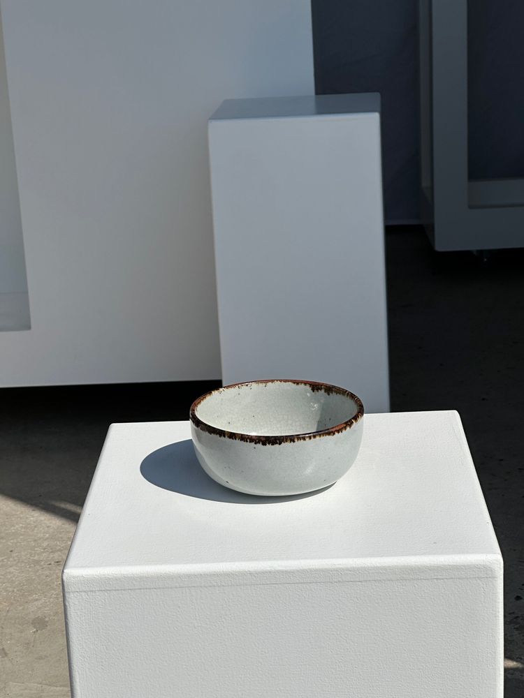 Bowls - Small white glazed ceramic bowl with black edges - OFFICE OBJETS
