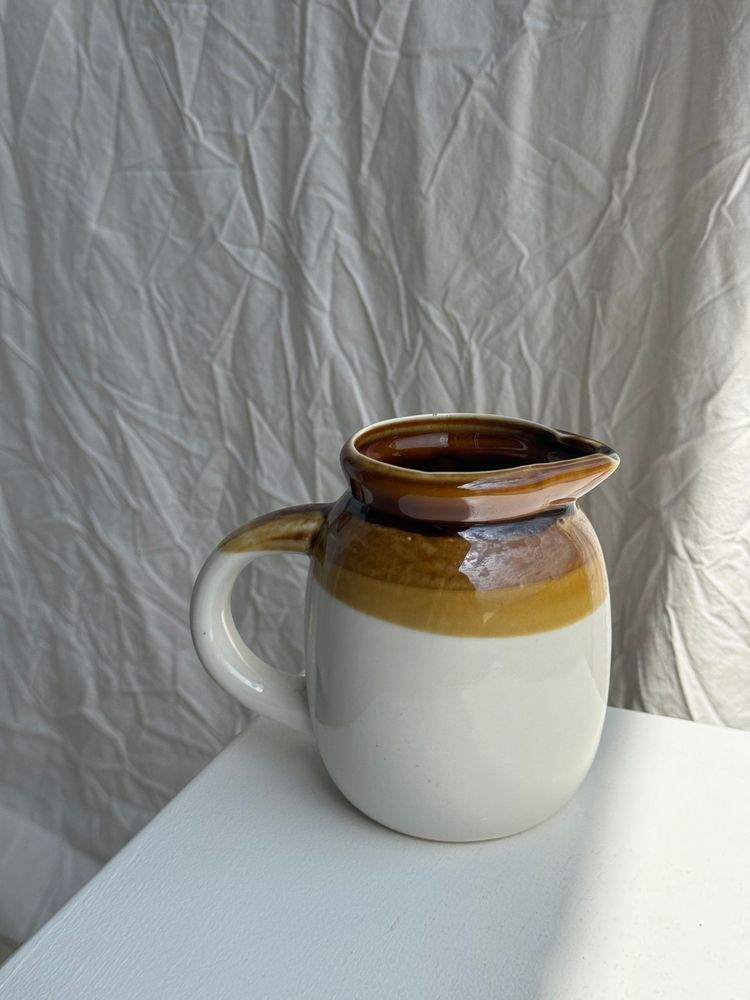 Carafes - Petit pichet bicolore blanc et marron Made in China - OFFICE OBJETS