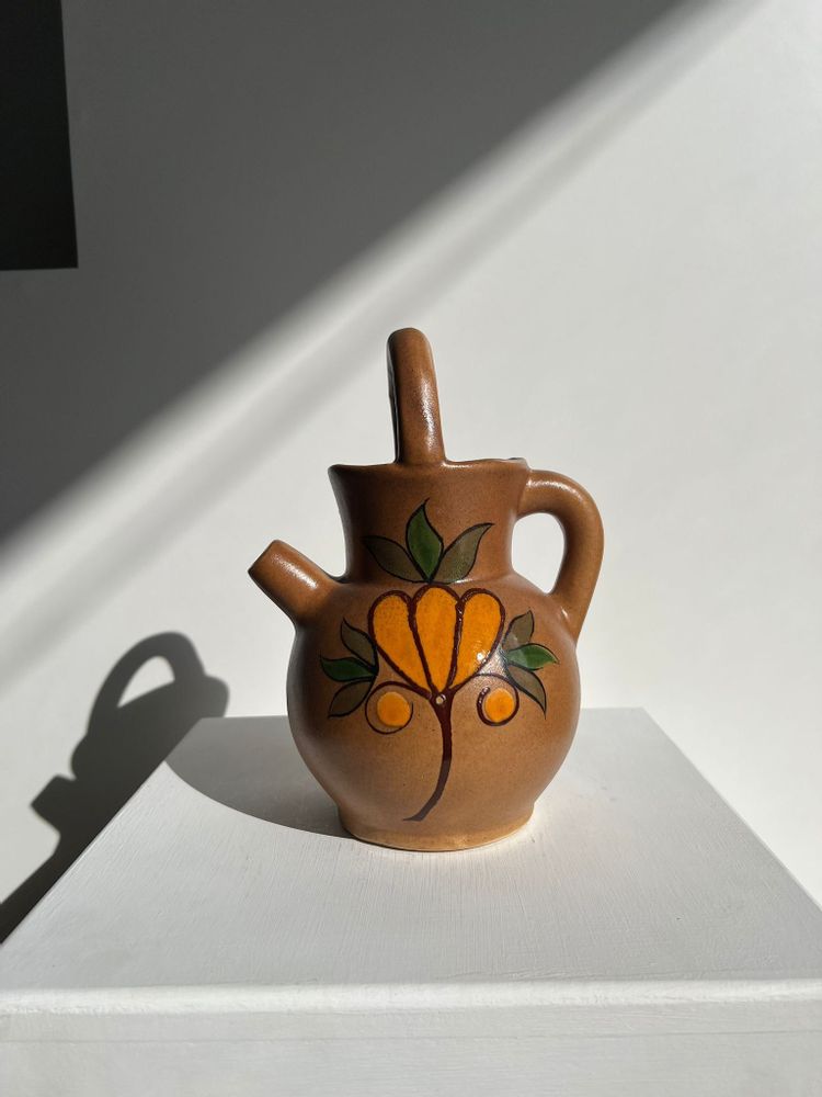 Carafes - Petit pichet boule en grès à motifs floraux marron - OFFICE OBJETS