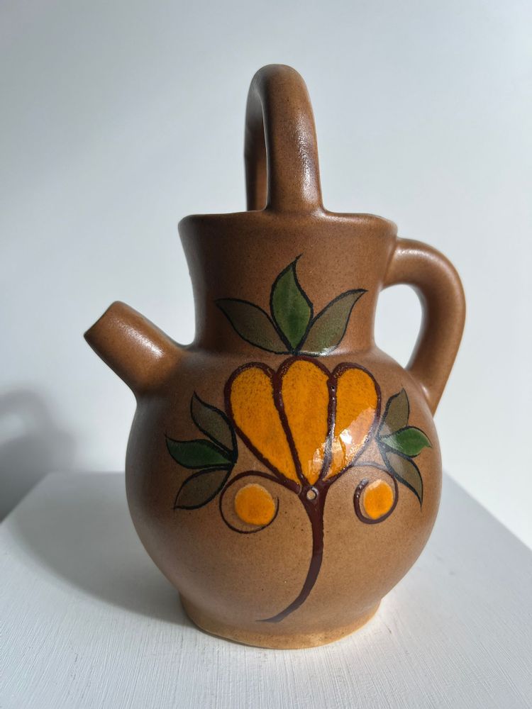 Carafes - Petit pichet boule en grès à motifs floraux marron - OFFICE OBJETS