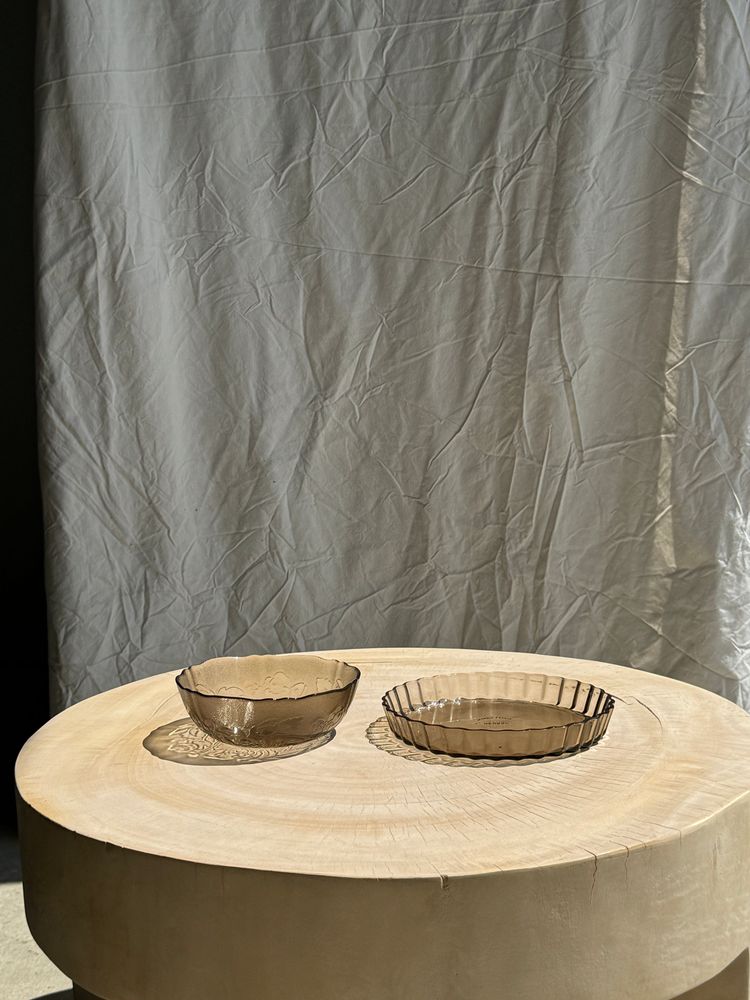 Platter and bowls - Small smoked glass pie dish - OFFICE OBJETS