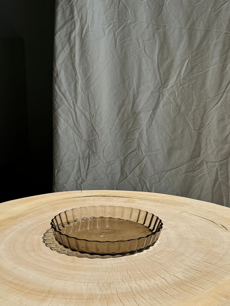 Platter and bowls - Small smoked glass pie dish - OFFICE OBJETS