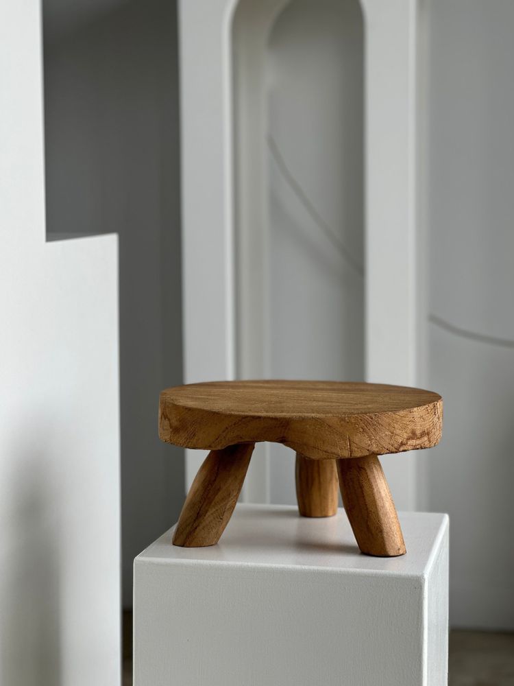 Stools - Small low tripod stool in blond upcycled teak D:30 H:15 - OFFICE OBJETS
