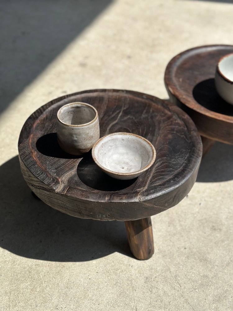 Tabourets - Petit tabouret tripode bas en teck upcyclé brun foncé D:30 H:15 - OFFICE OBJETS