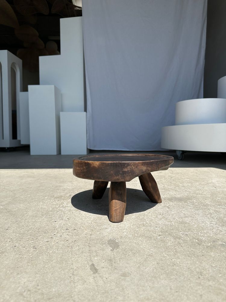 Tabourets - Petit tabouret tripode bas en teck upcyclé brun foncé D:30 H:15 - OFFICE OBJETS