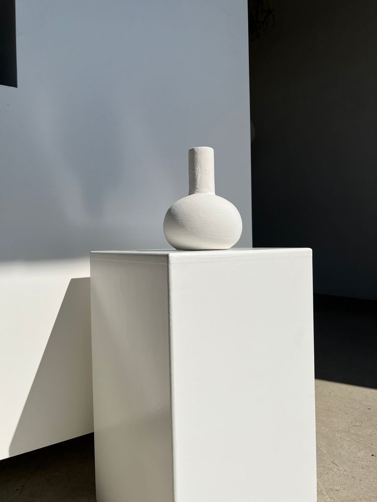 Vases - Small handcrafted drop soliflore vase in terracotta painted white H:20 D:15 - OFFICE OBJETS