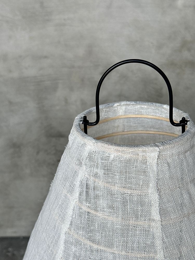 Lampes à poser - Petite lampe à poser japonisante en lin, métal et rotin en forme de goutte H50 D30 - OFFICE OBJETS
