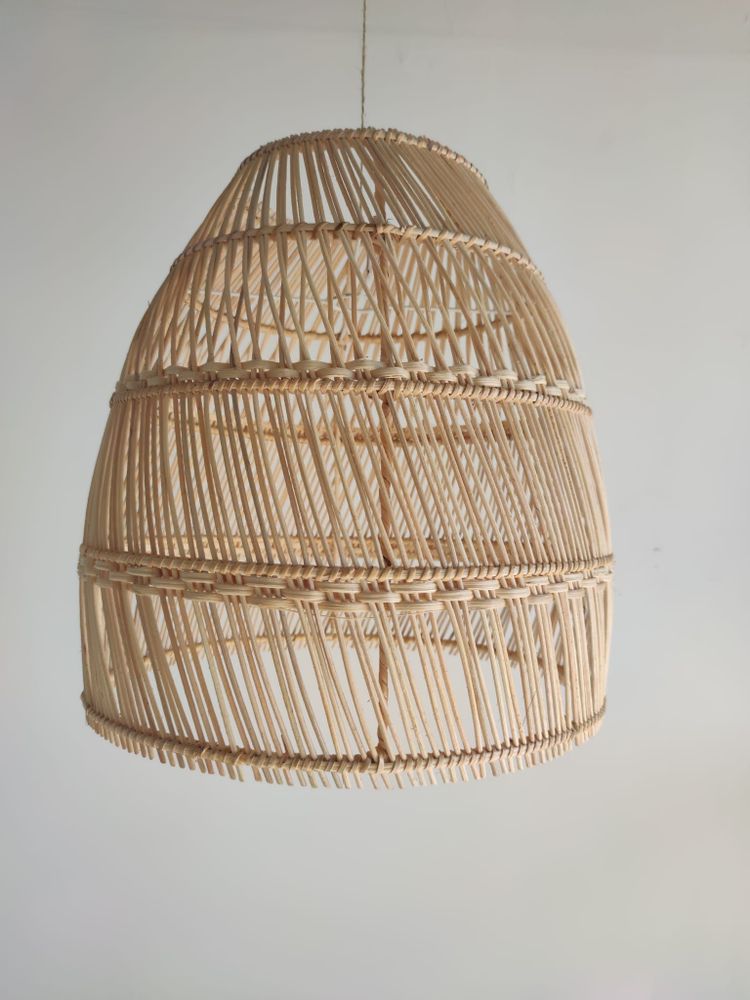 Suspensions - Petite suspension ou abat-jour en rotin en forme de cloche - OFFICE OBJETS