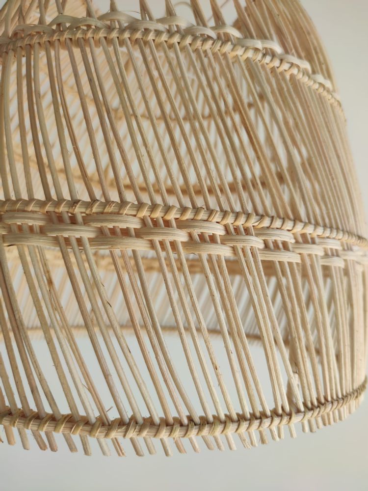 Suspensions - Petite suspension ou abat-jour en rotin en forme de cloche - OFFICE OBJETS