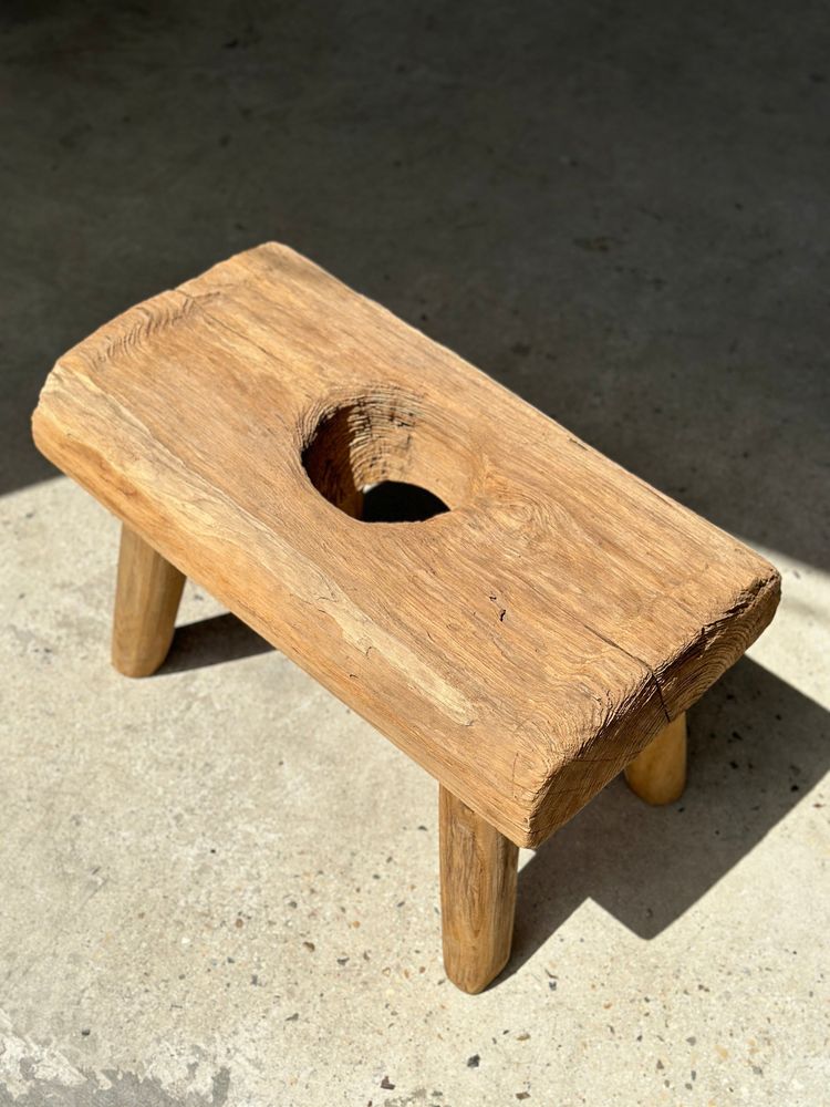 Autres tables - Petite table d'appoint en teck blond plateau ajouré - OFFICE OBJETS