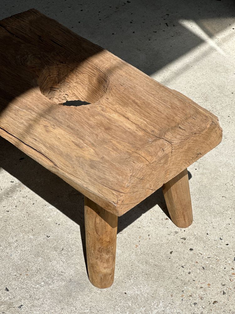 Autres tables - Petite table d'appoint en teck blond plateau ajouré - OFFICE OBJETS
