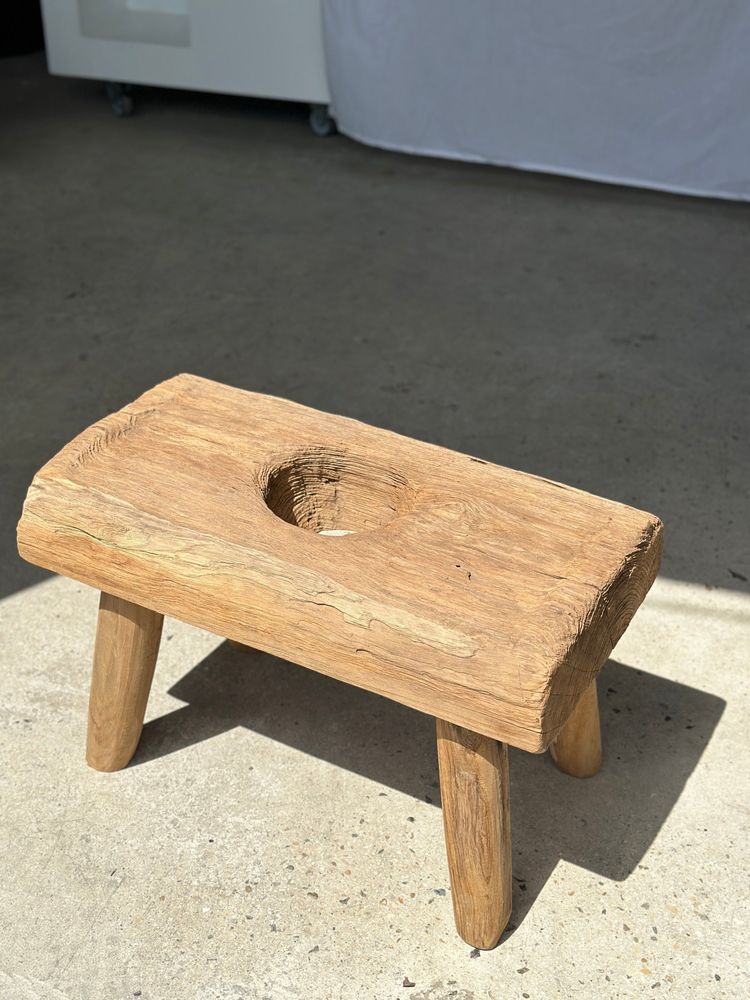 Autres tables - Petite table d'appoint en teck blond plateau ajouré - OFFICE OBJETS