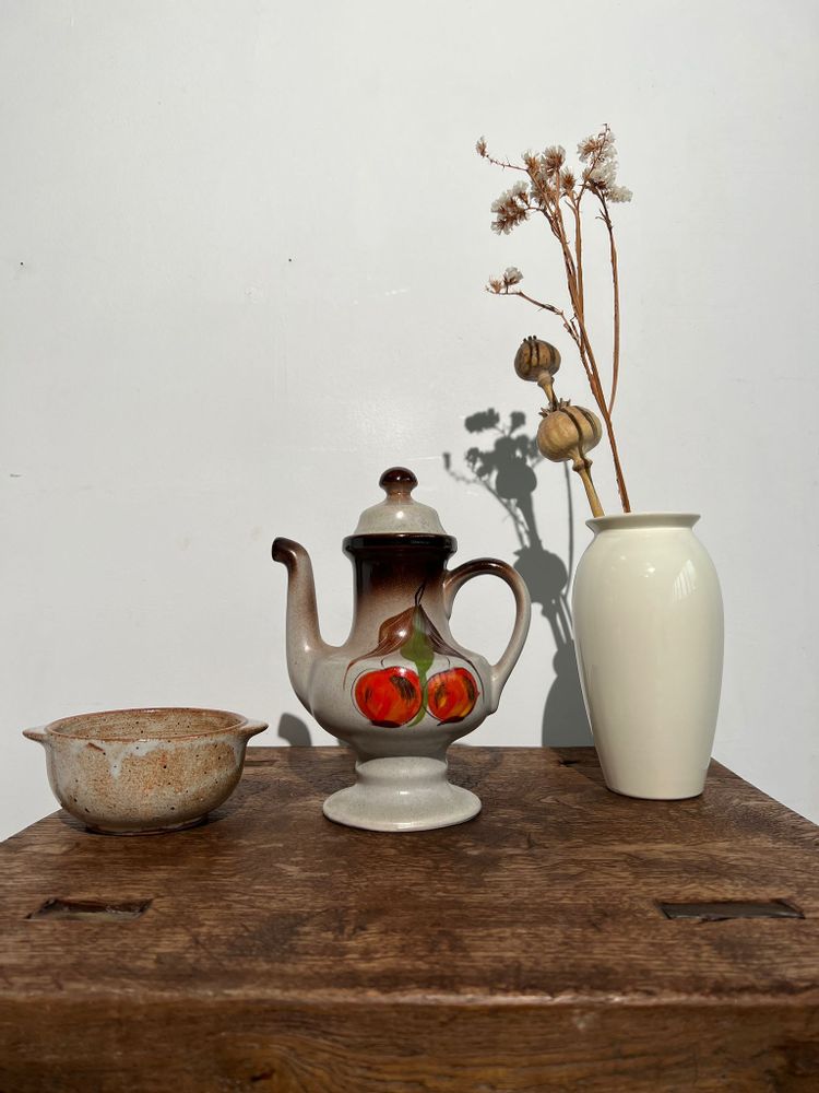 Tea and coffee accessories - Small vintage stoneware teapot with flower and fruit patterns - OFFICE OBJETS